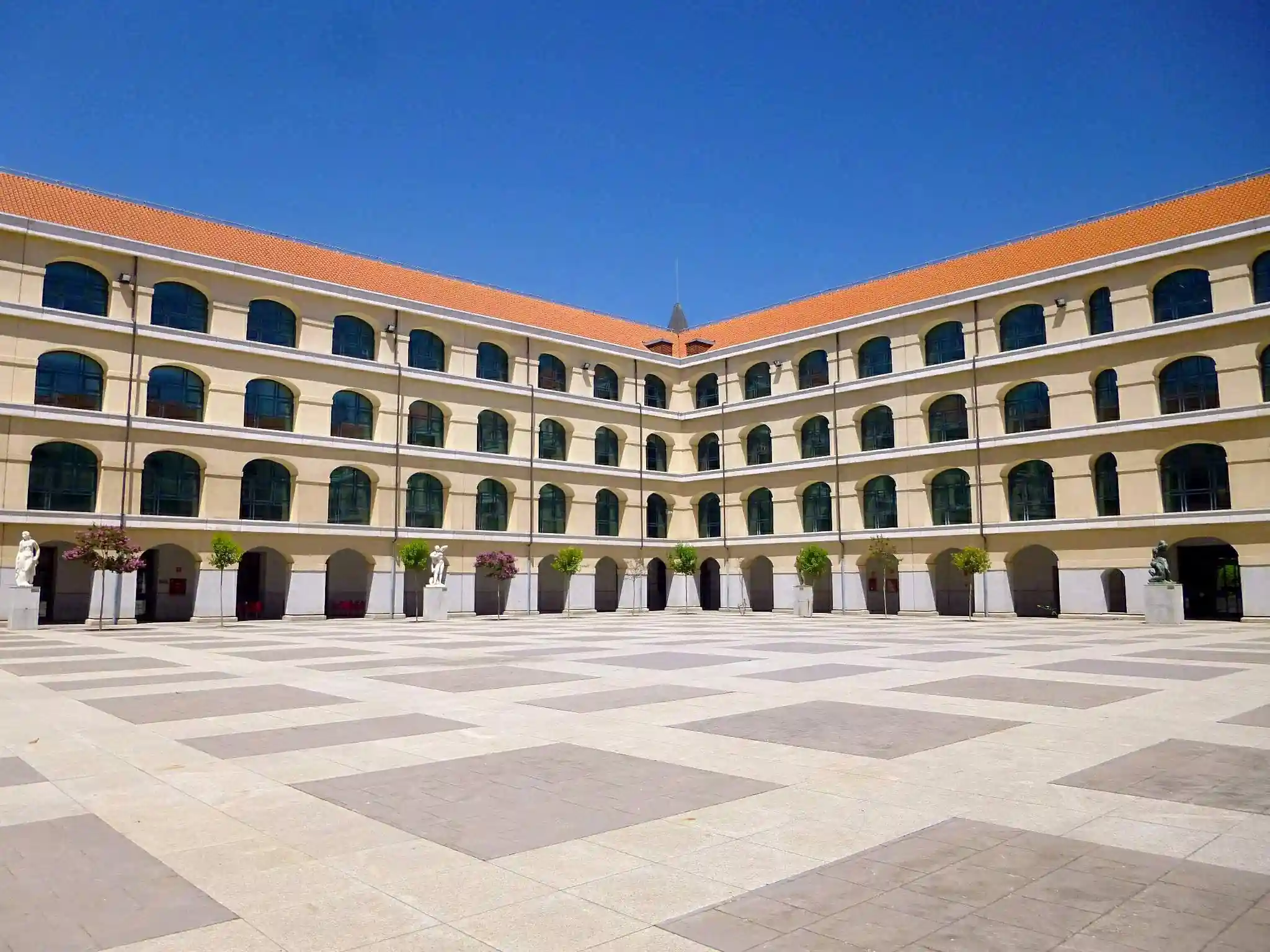 Edificio 2:
Sabatini